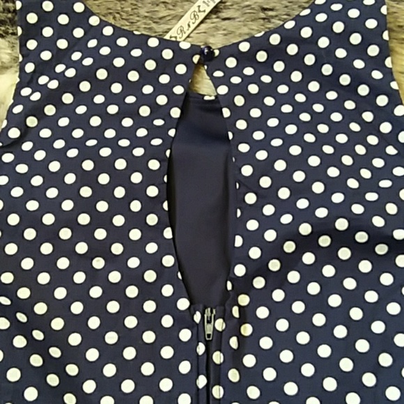 Dress - Picture 5 of 7